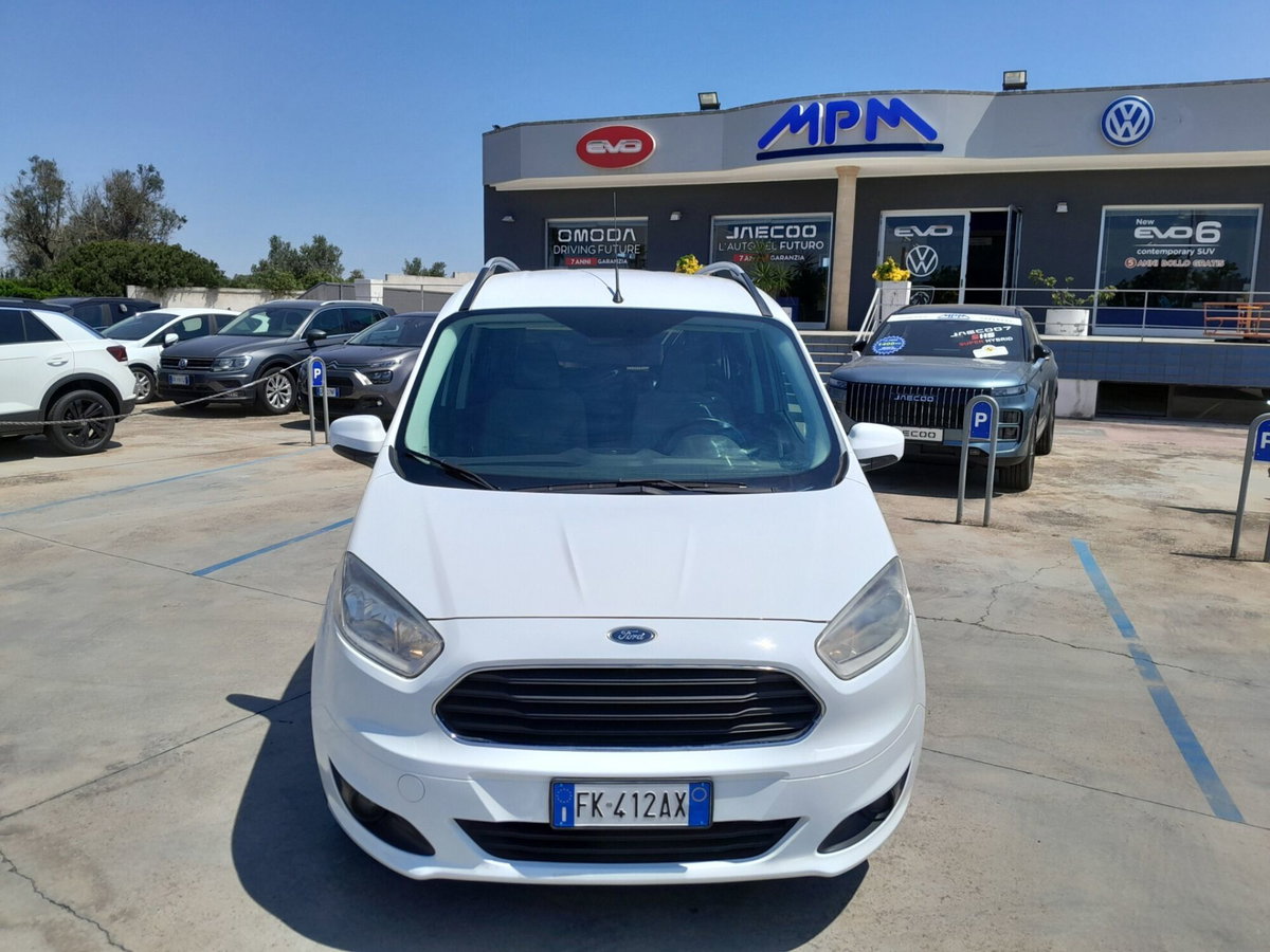 Ford Tourneo Courier 1.5 TDCI 95 CV Titanium (4)