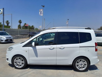 Ford Tourneo Courier 1.5 TDCI 95 CV Titanium (5)