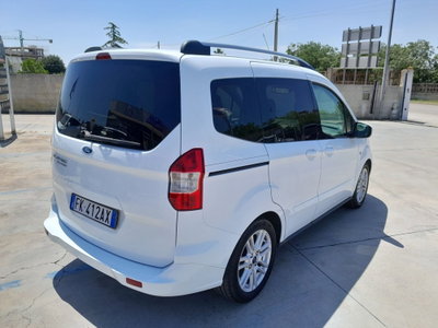 Ford Tourneo Courier 1.5 TDCI 95 CV Titanium (8)