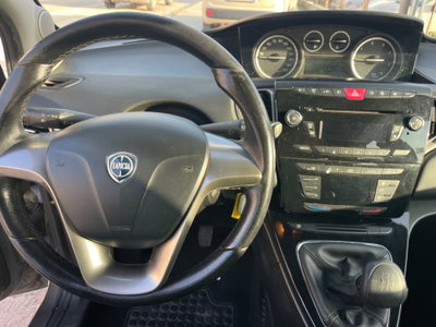 Lancia Ypsilon 1.3 MJT 16V 95 CV 5 porte S&S Platinum (10)