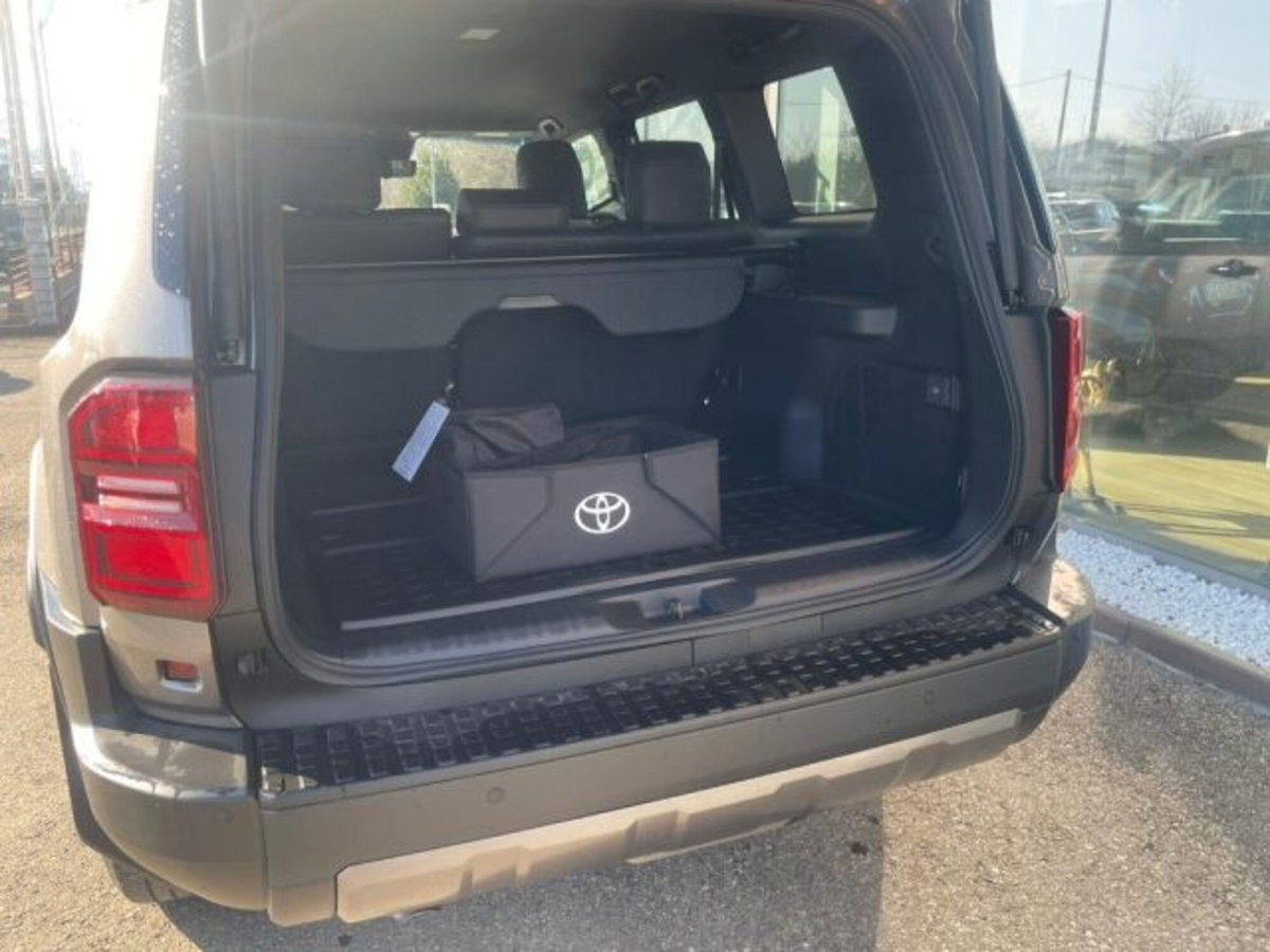 Toyota Land Cruiser 2.8 mhev Icon awd auto (5)