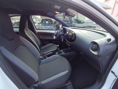Toyota Aygo X 1.0 VVT-i 72 CV 5p. Undercover S-CVT (12)