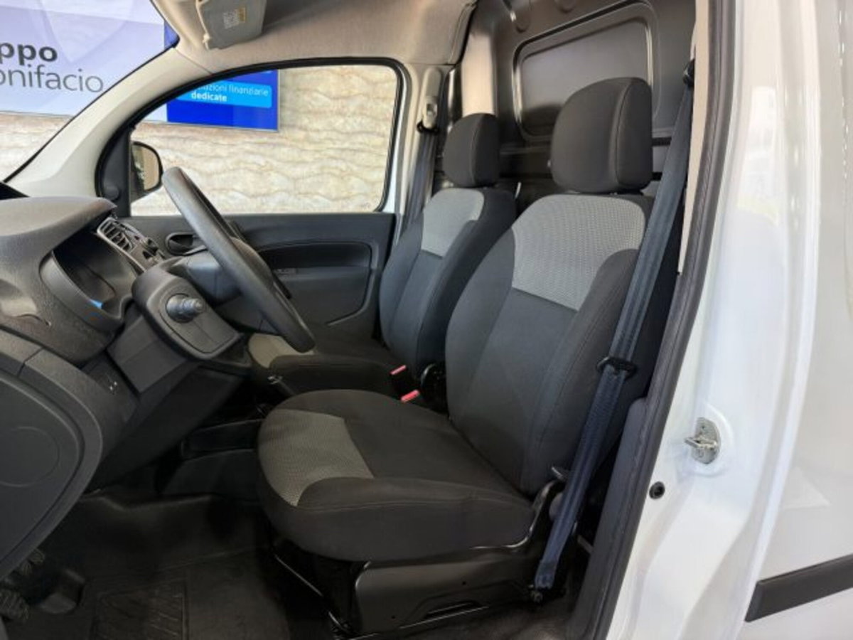 Renault Kangoo 1.5 dCi 75CV F.AP. 3p. Express Compact (11)