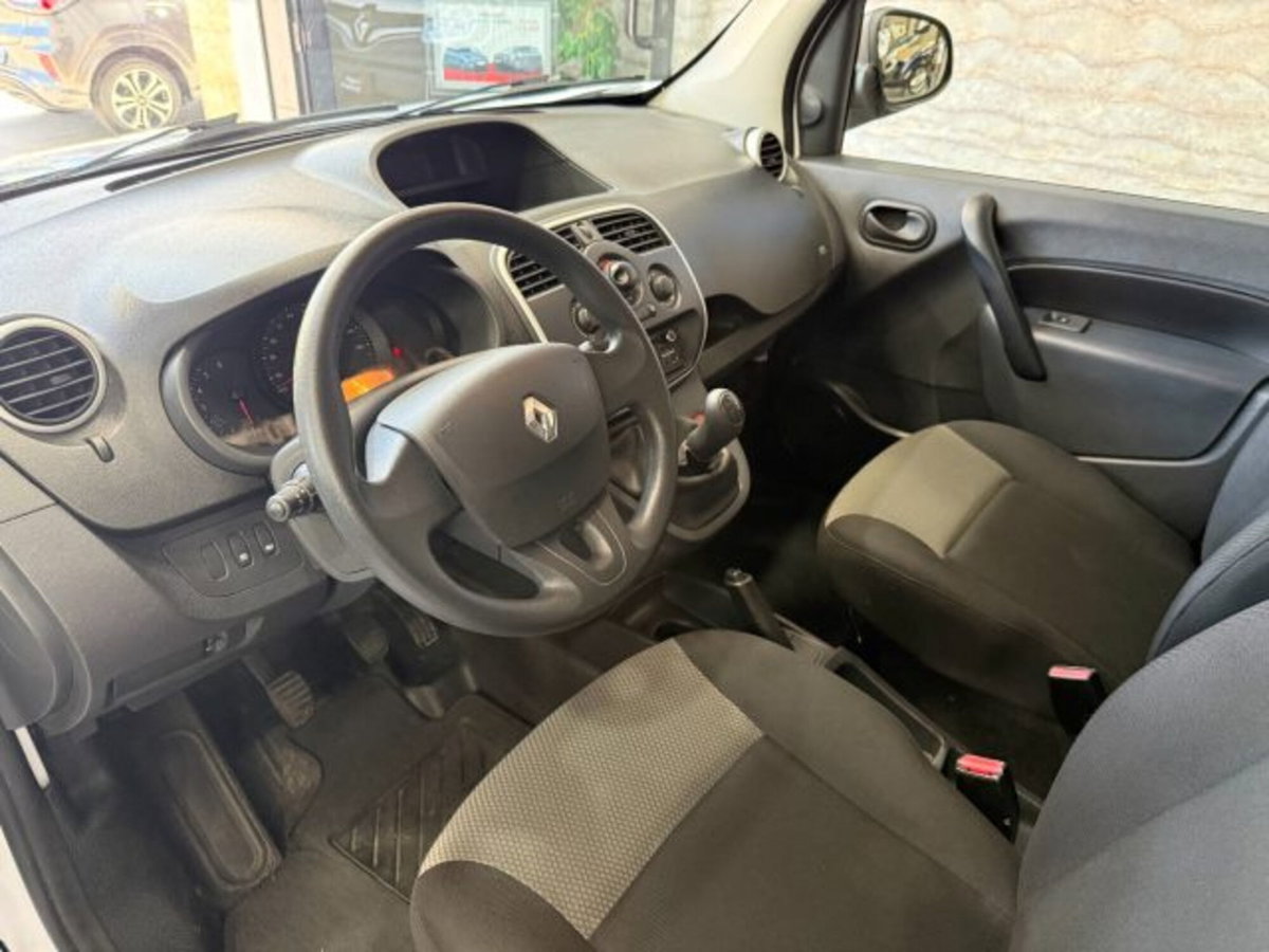 Renault Kangoo 1.5 dCi 75CV F.AP. 3p. Express Compact (12)