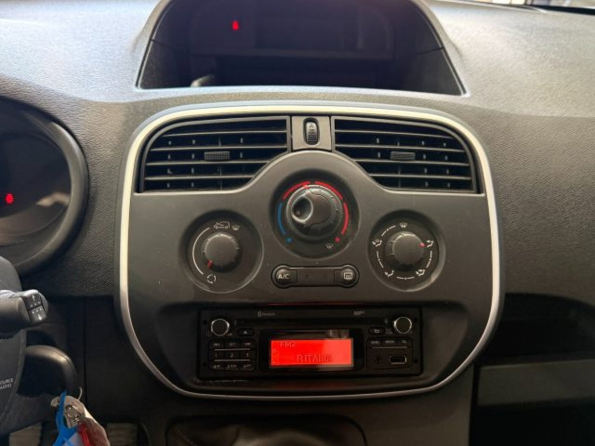 Renault Kangoo 1.5 dCi 75CV F.AP. 3p. Express Compact (15)