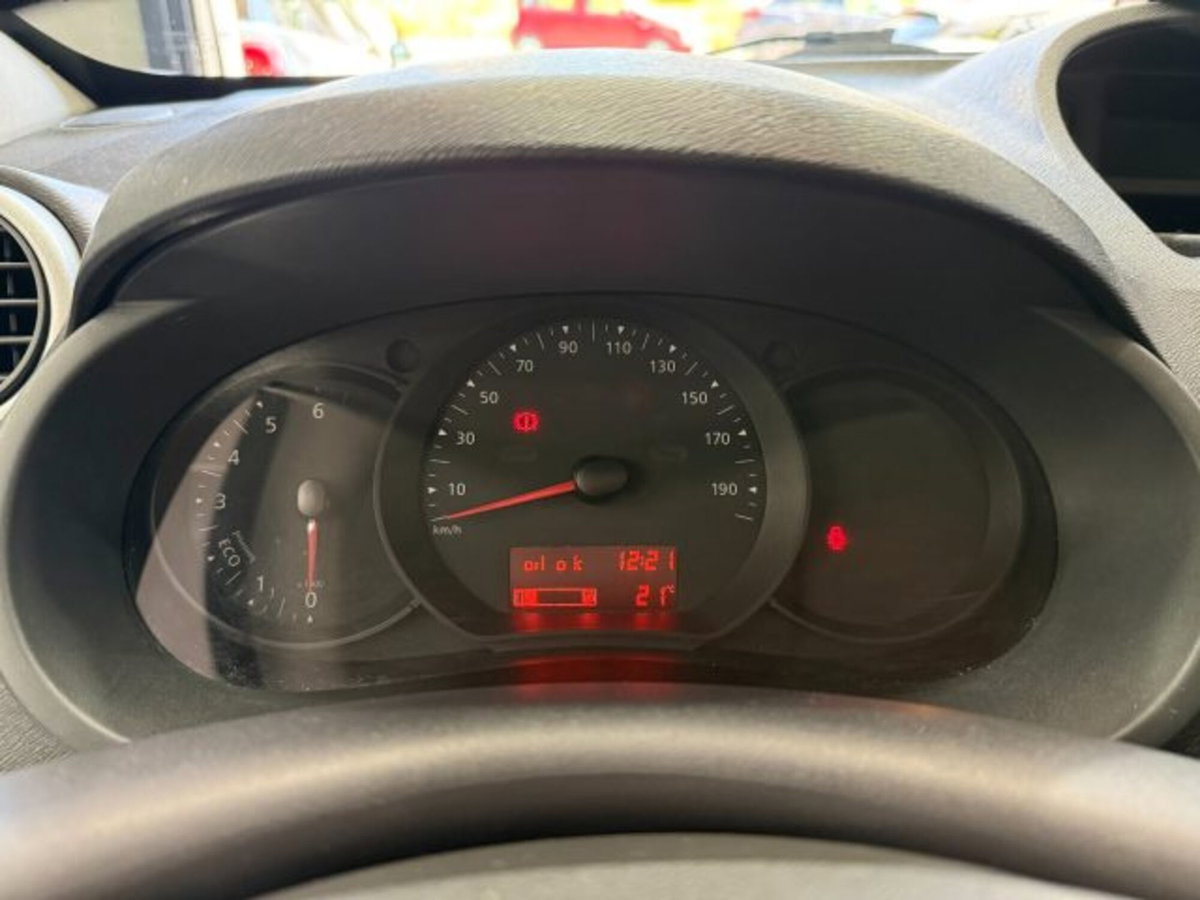 Renault Kangoo 1.5 dCi 75CV F.AP. 3p. Express Compact (16)