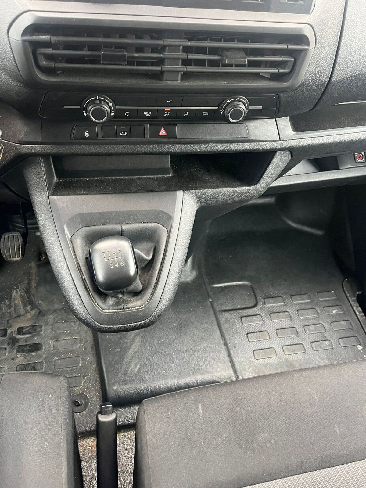 Fiat Scudo Furgone ce 2.0 bluehdi 145cv L3H1 no S&S (19)