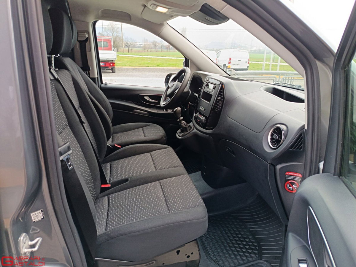 Mercedes-Benz Vito furgone 116 cdi long Select 9G-tronic (11)
