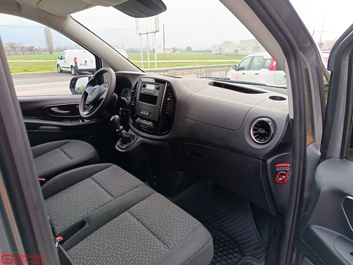 Mercedes-Benz Vito furgone 116 cdi long Select 9G-tronic (12)