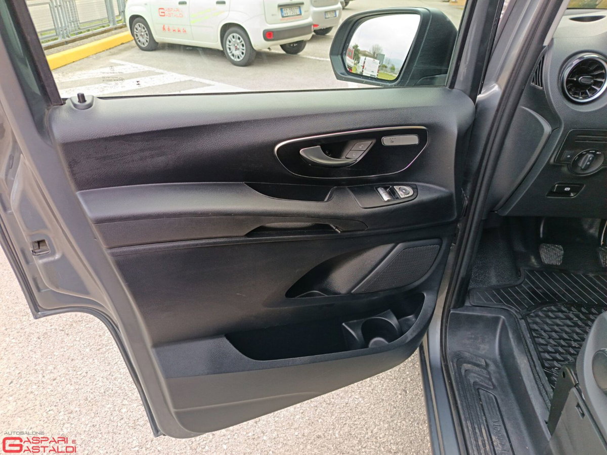 Mercedes-Benz Vito furgone 116 cdi long Select 9G-tronic (13)