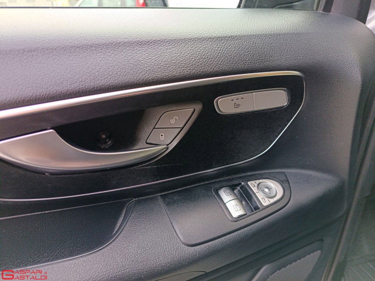 Mercedes-Benz Vito furgone 116 cdi long Select 9G-tronic (14)