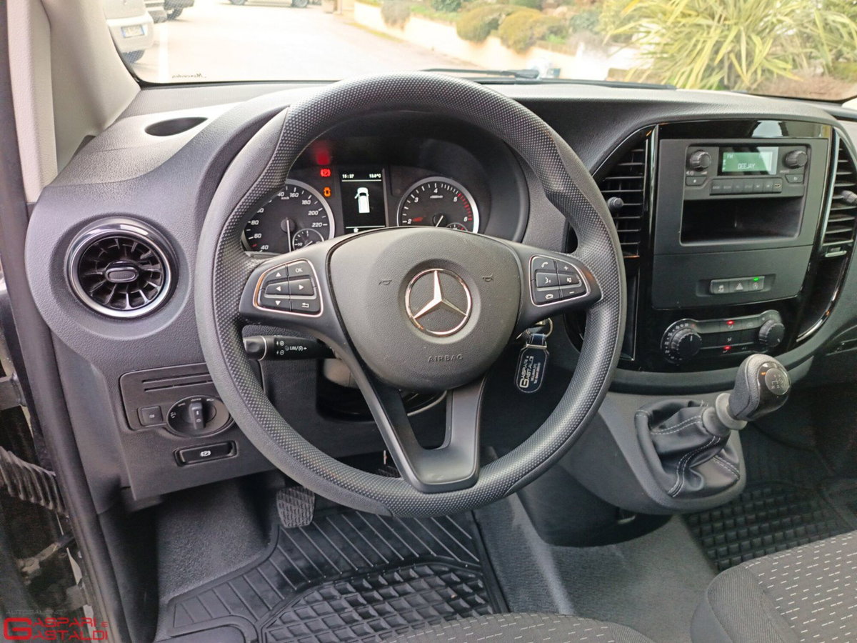 Mercedes-Benz Vito furgone 116 cdi long Select 9G-tronic (17)