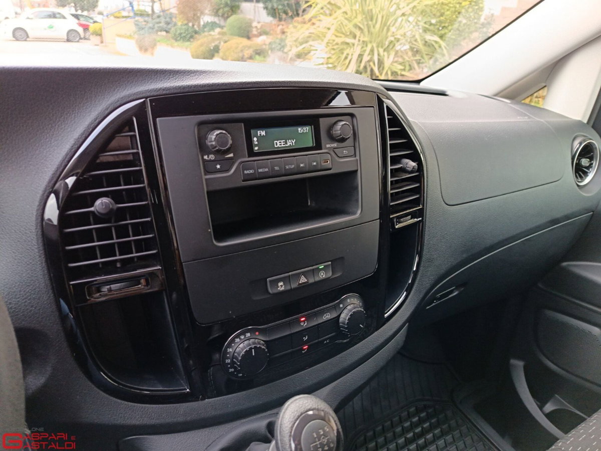 Mercedes-Benz Vito furgone 116 cdi long Select 9G-tronic (19)