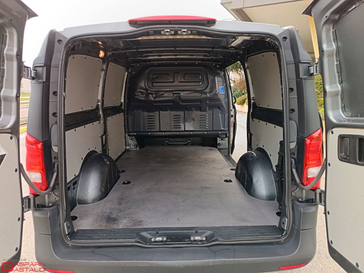 Mercedes-Benz Vito furgone 116 cdi long Select 9G-tronic (5)