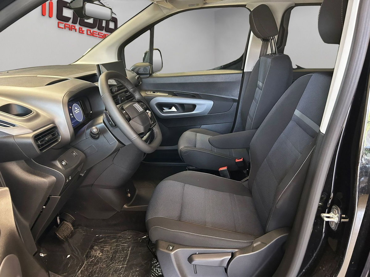 Fiat Doblò Furgone van d.cab XL 1.5 diesel 130cv auto (11)