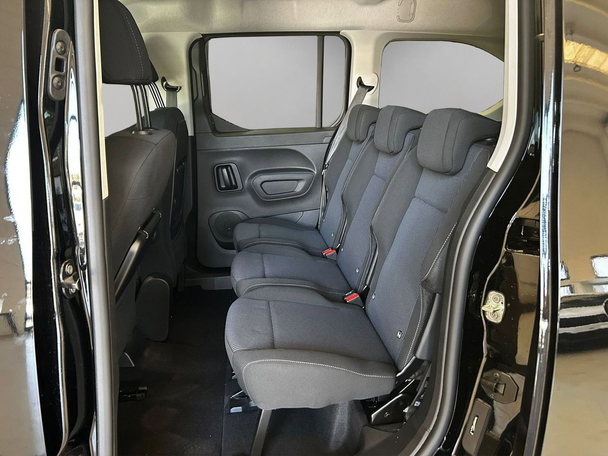 Fiat Doblò Furgone van d.cab XL 1.5 diesel 130cv auto (12)