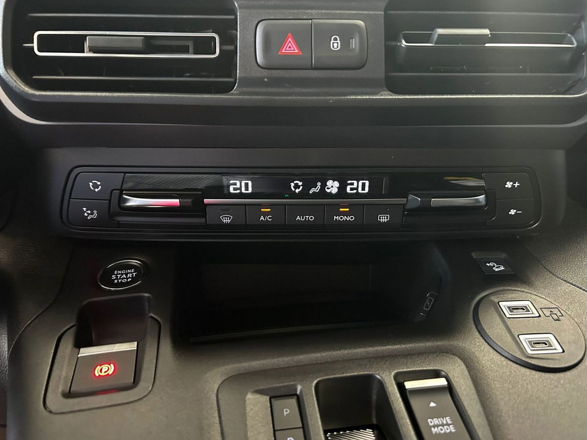 Fiat Doblò Furgone van d.cab XL 1.5 diesel 130cv auto (20)