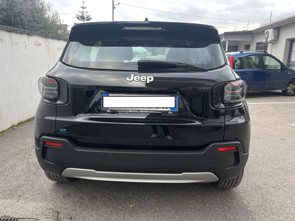 Jeep Avenger full-electric Longitude fwd 156cv auto (3)
