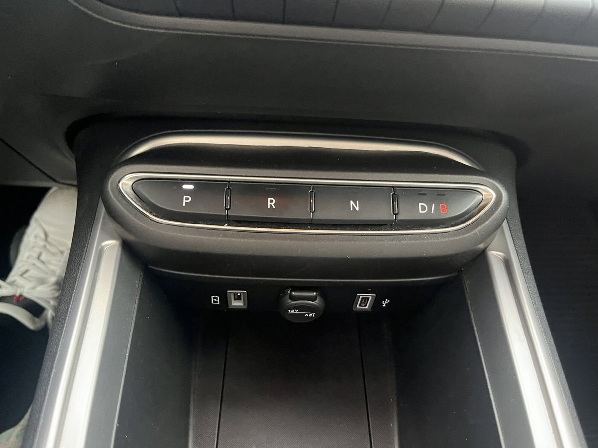 Jeep Avenger full-electric Longitude fwd 156cv auto (9)