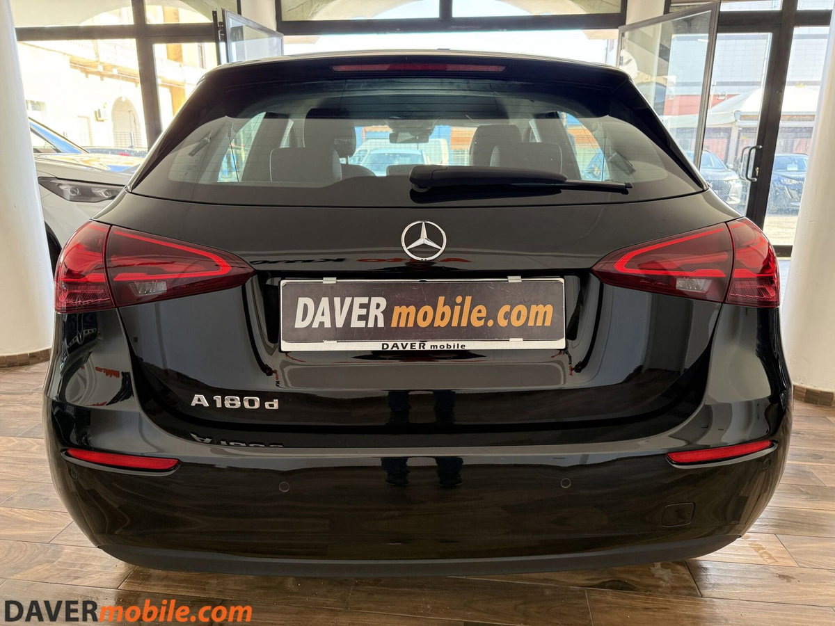 Mercedes-Benz Classe A 180 d Automatic Sport (5)