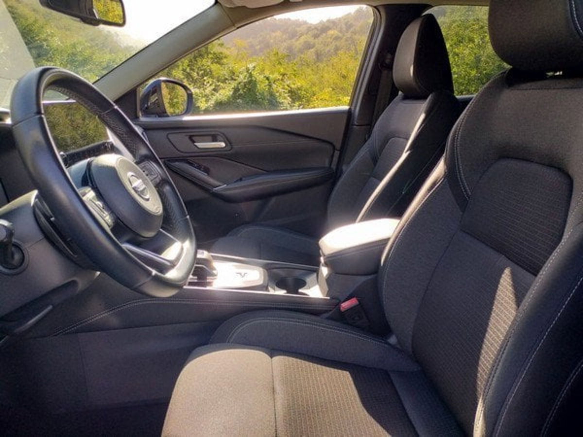Nissan Qashqai 1.3 mhev N-Connecta 2wd 140cv (12)