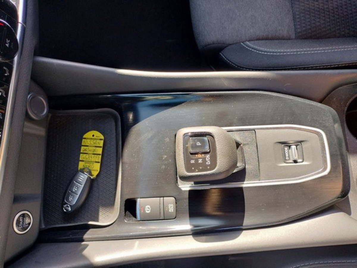 Nissan Qashqai 1.3 mhev N-Connecta 2wd 140cv (17)
