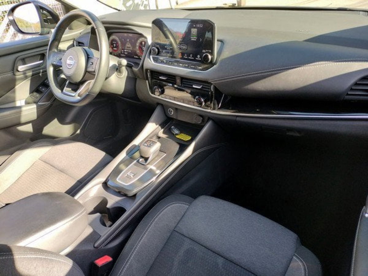 Nissan Qashqai 1.3 mhev N-Connecta 2wd 140cv (18)