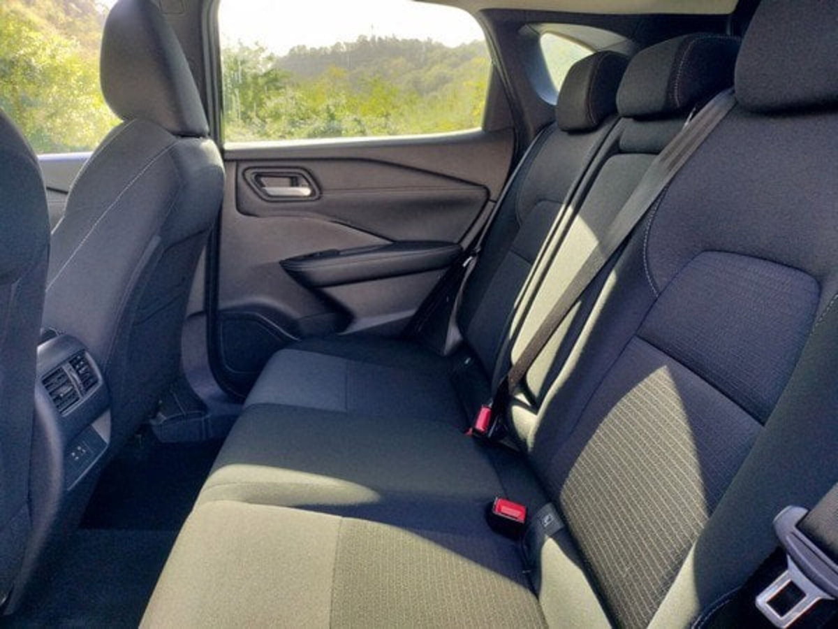 Nissan Qashqai 1.3 mhev N-Connecta 2wd 140cv (19)