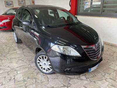 Lancia Ypsilon 1.3 MJT 16V 95 CV 5 porte S&S Silver usata