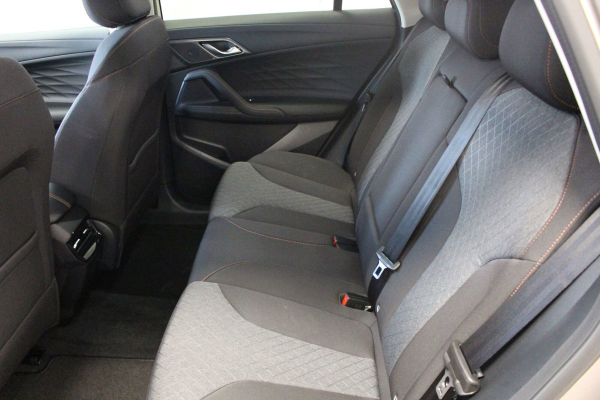 Mg HS 1.5 hybrid+ Comfort auto (10)