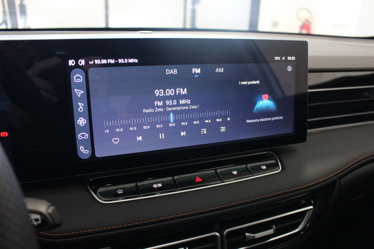 Mg HS 1.5 hybrid+ Comfort auto (17)