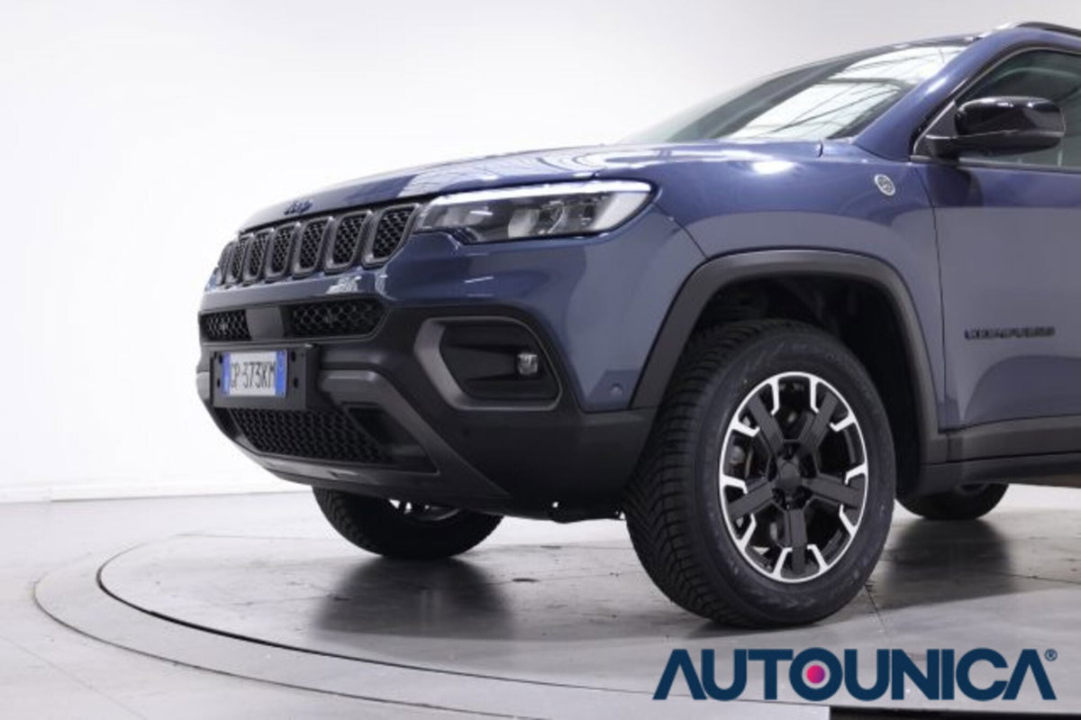Jeep Compass 1.3 T4 240CV PHEV AT6 4xe Trailhawk (11)