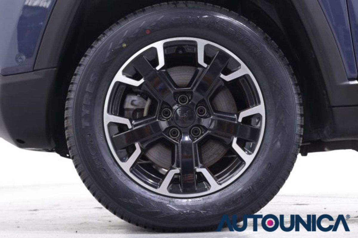 Jeep Compass 1.3 T4 240CV PHEV AT6 4xe Trailhawk (14)