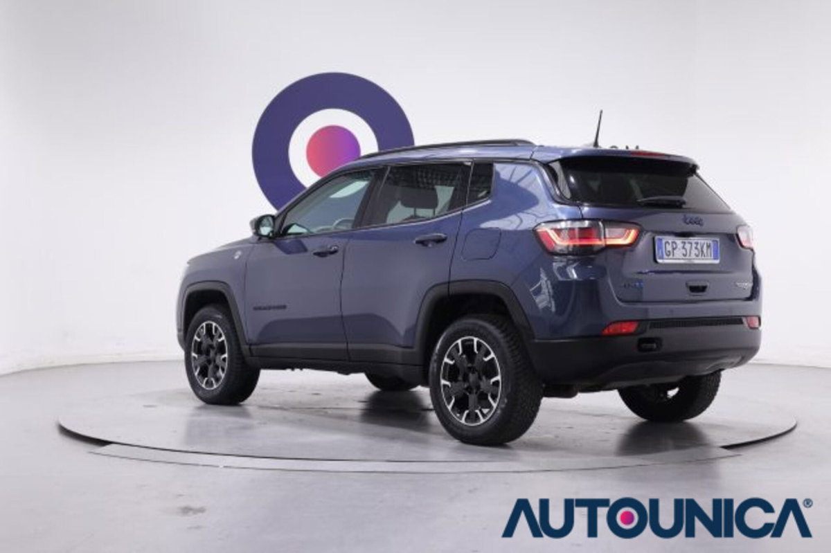 Jeep Compass 1.3 T4 240CV PHEV AT6 4xe Trailhawk (17)