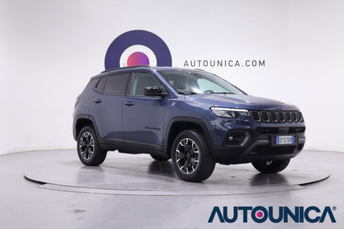 Jeep Compass 1.3 T4 240CV PHEV AT6 4xe Trailhawk (3)