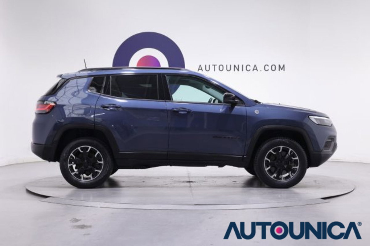 Jeep Compass 1.3 T4 240CV PHEV AT6 4xe Trailhawk (4)