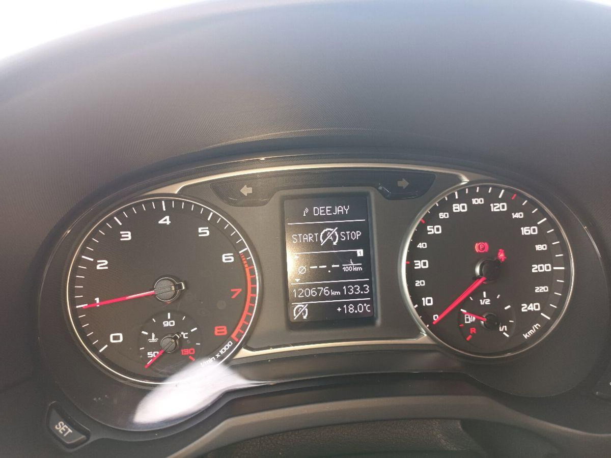 Audi A1 Sportback 1.0 82CV TFSI Admired (2)