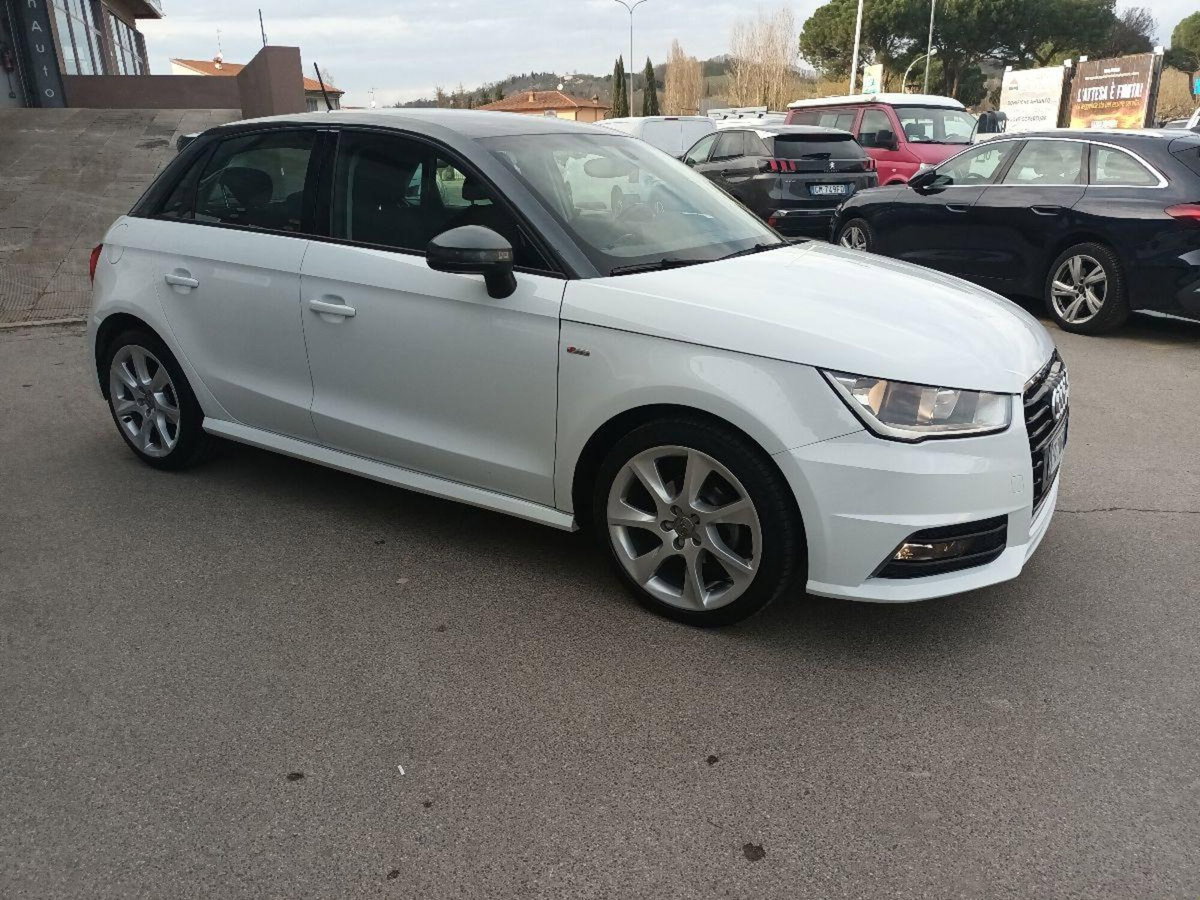 Audi A1 Sportback 1.0 82CV TFSI Admired (5)