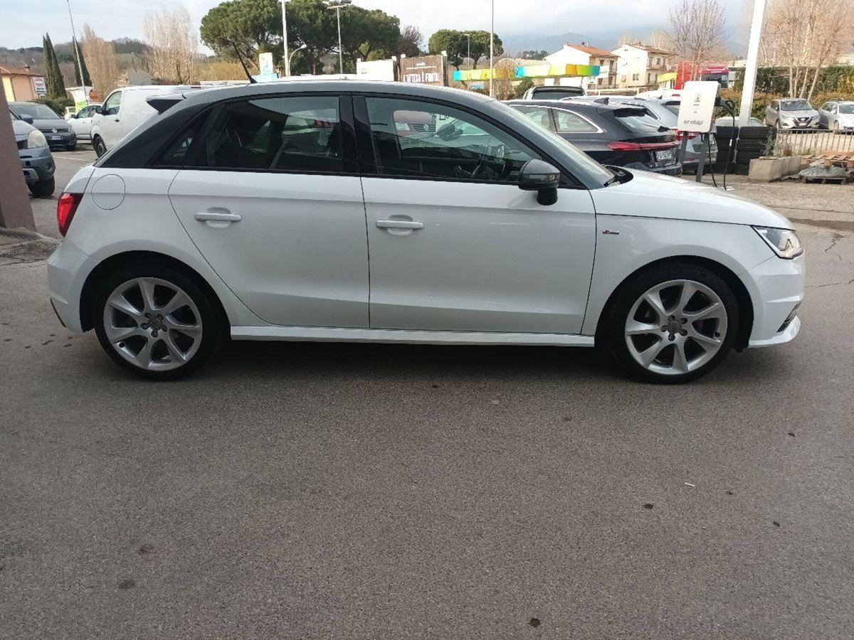 Audi A1 Sportback 1.0 82CV TFSI Admired (6)
