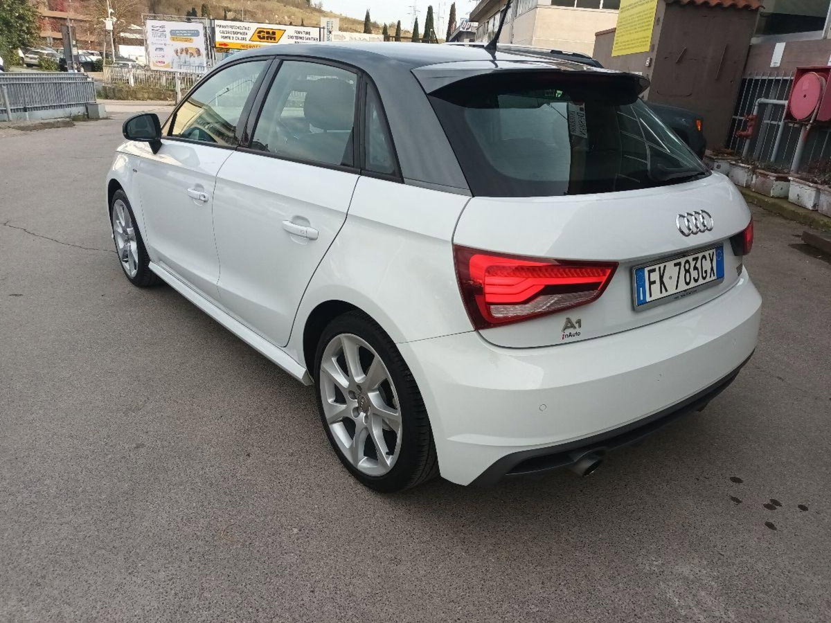 Audi A1 Sportback 1.0 82CV TFSI Admired (8)