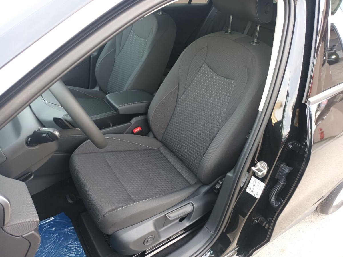 Volkswagen T-Roc 1.5 tsi Life dsg (12)