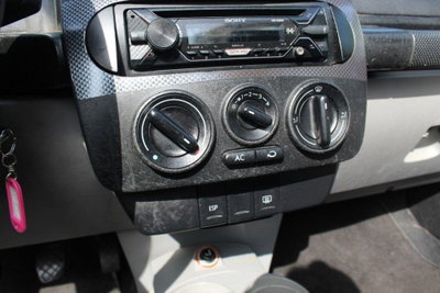 Volkswagen New Beetle Cabrio TDI 101CV (12)