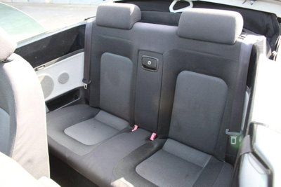 Volkswagen New Beetle Cabrio TDI 101CV (13)