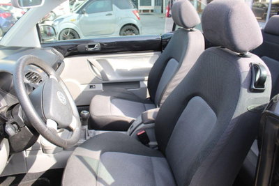 Volkswagen New Beetle Cabrio TDI 101CV (8)