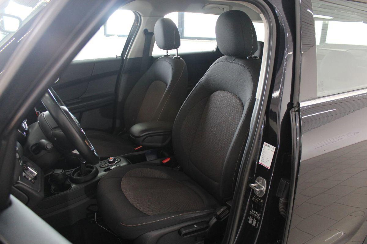MINI Mini Countryman 2.0 Cooper D Essential Countryman (12)