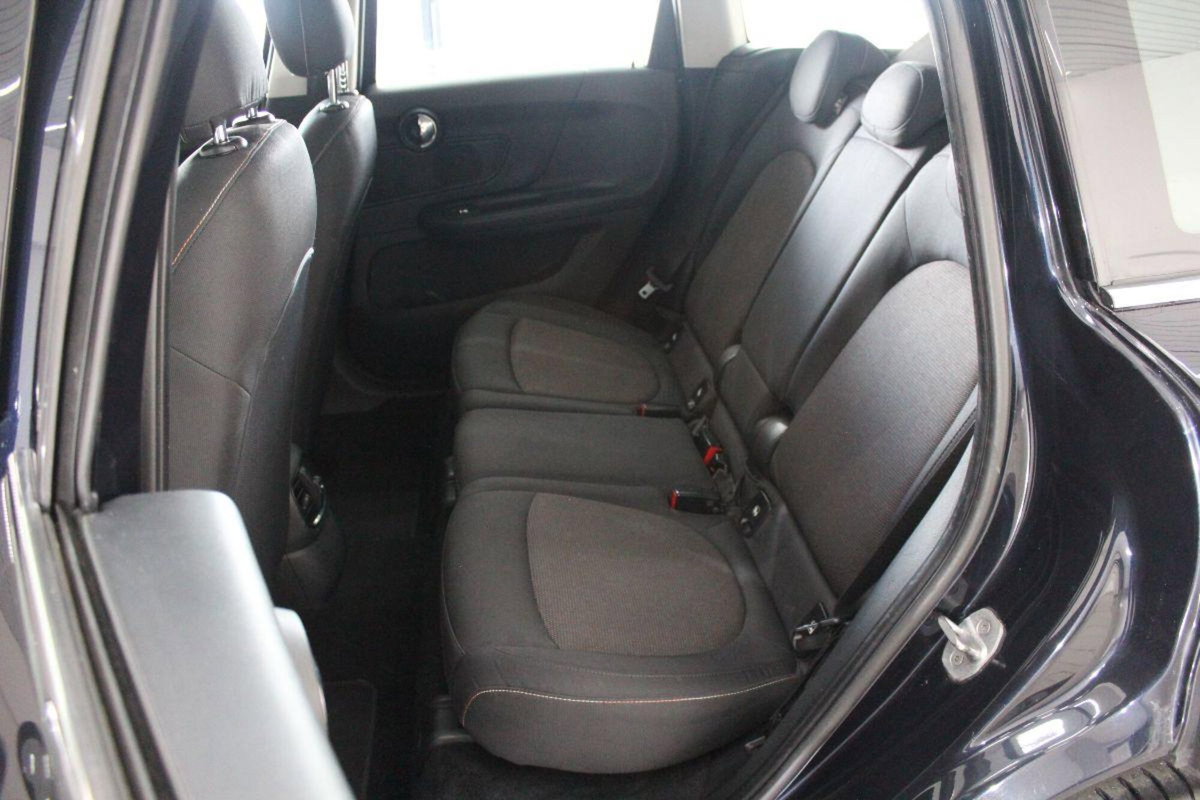 MINI Mini Countryman 2.0 Cooper D Essential Countryman (15)