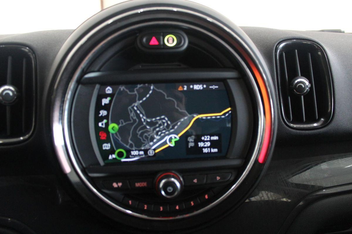 MINI Mini Countryman 2.0 Cooper D Essential Countryman (17)