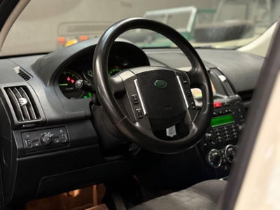 Land Rover Freelander 2.2 TD4 S.W. XS (9)