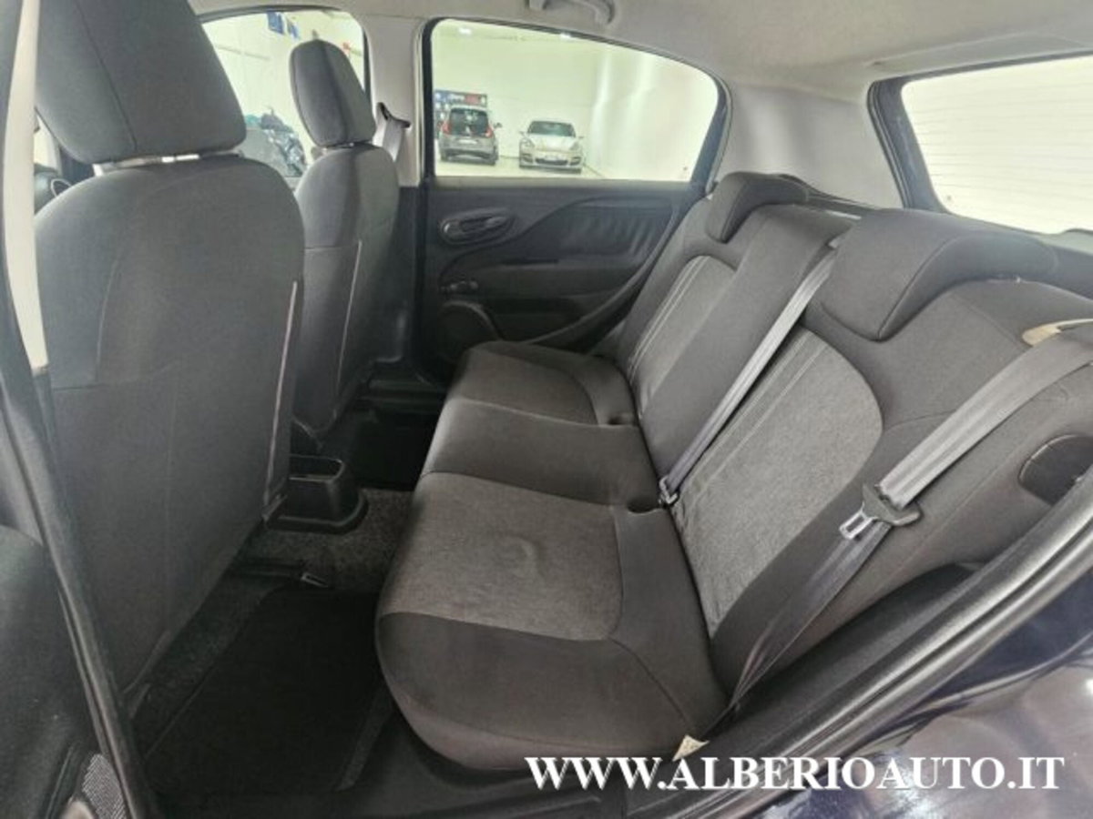 Fiat Punto 1.3 MJT II 75 CV 5 porte Young (9)