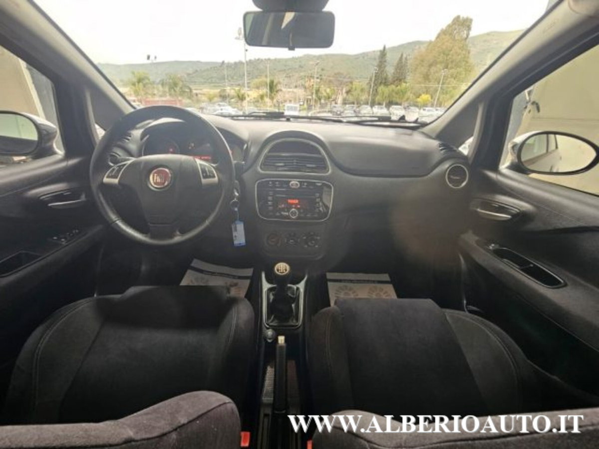 Fiat Punto 1.3 MJT II 75 CV 5 porte Young (10)